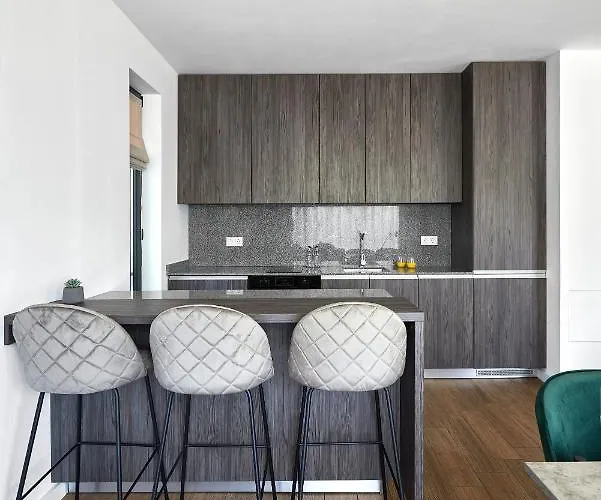 The Luxury Flat Апартамент *